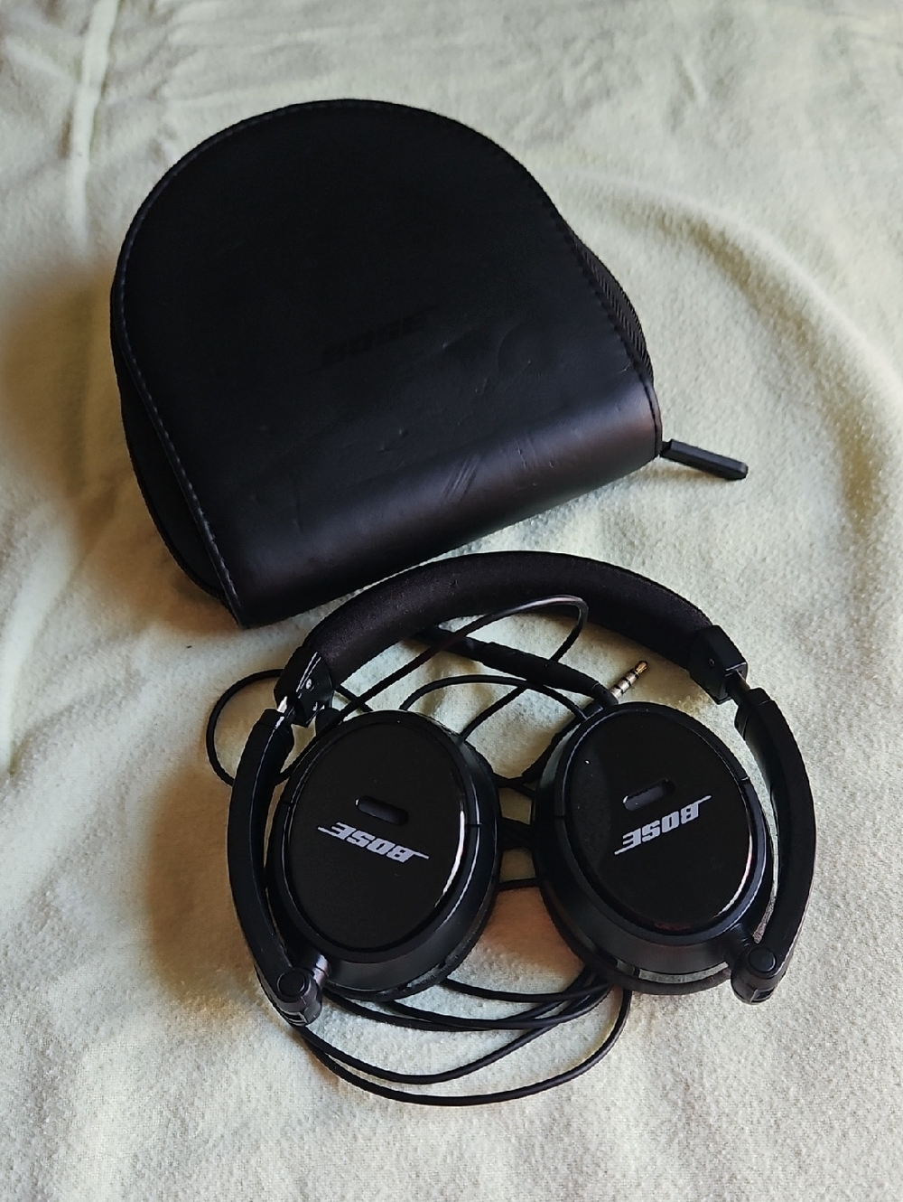 Bose Black Foldable On-Ear Headphones with Carry Case